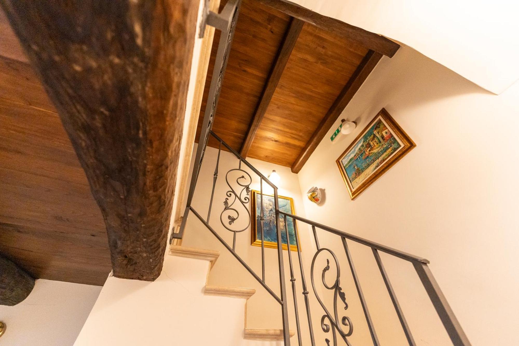 Apartment Via Carlo De Cesare 56 Naples