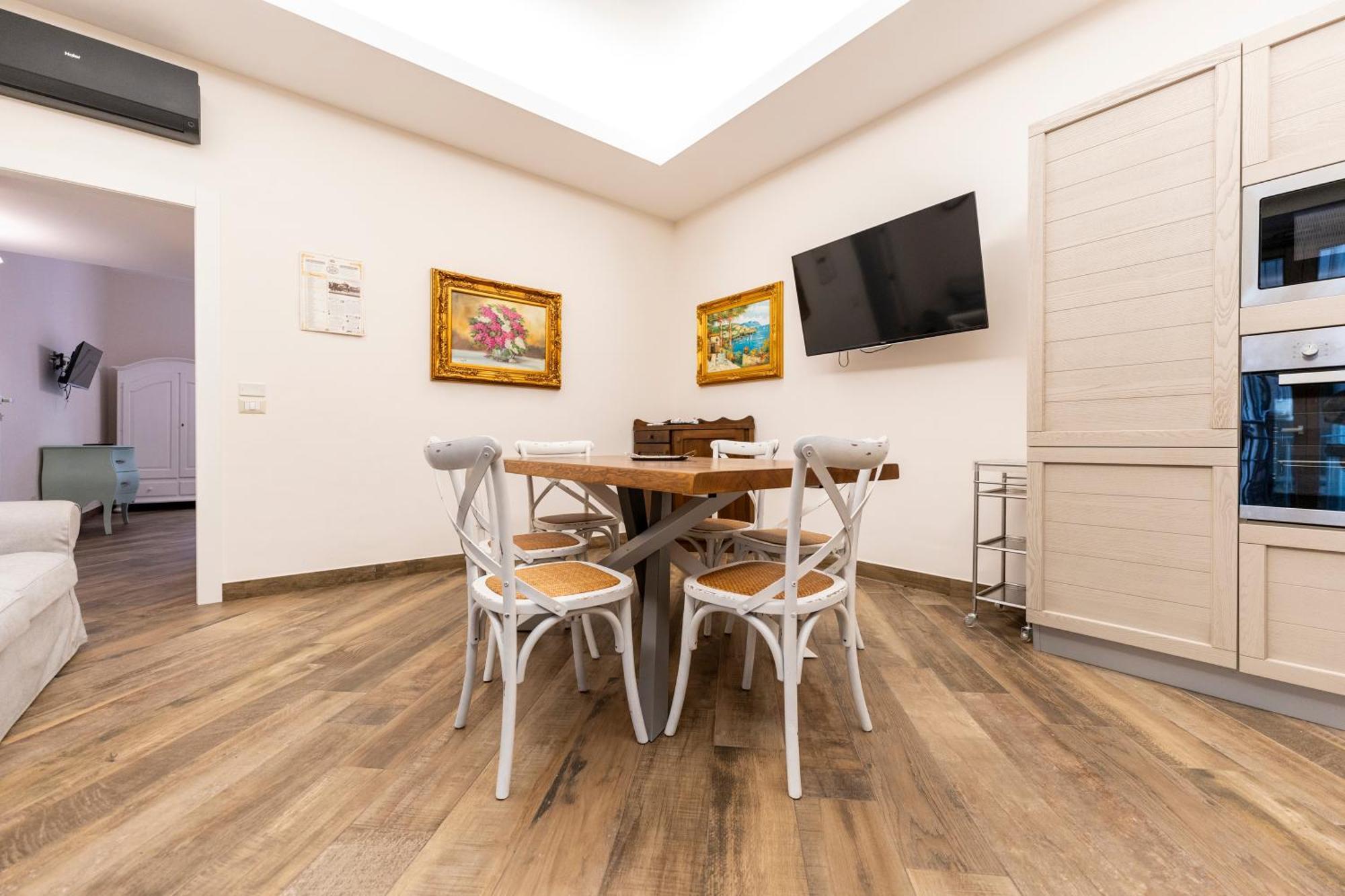 Via Carlo De Cesare 56 Apartment Naples