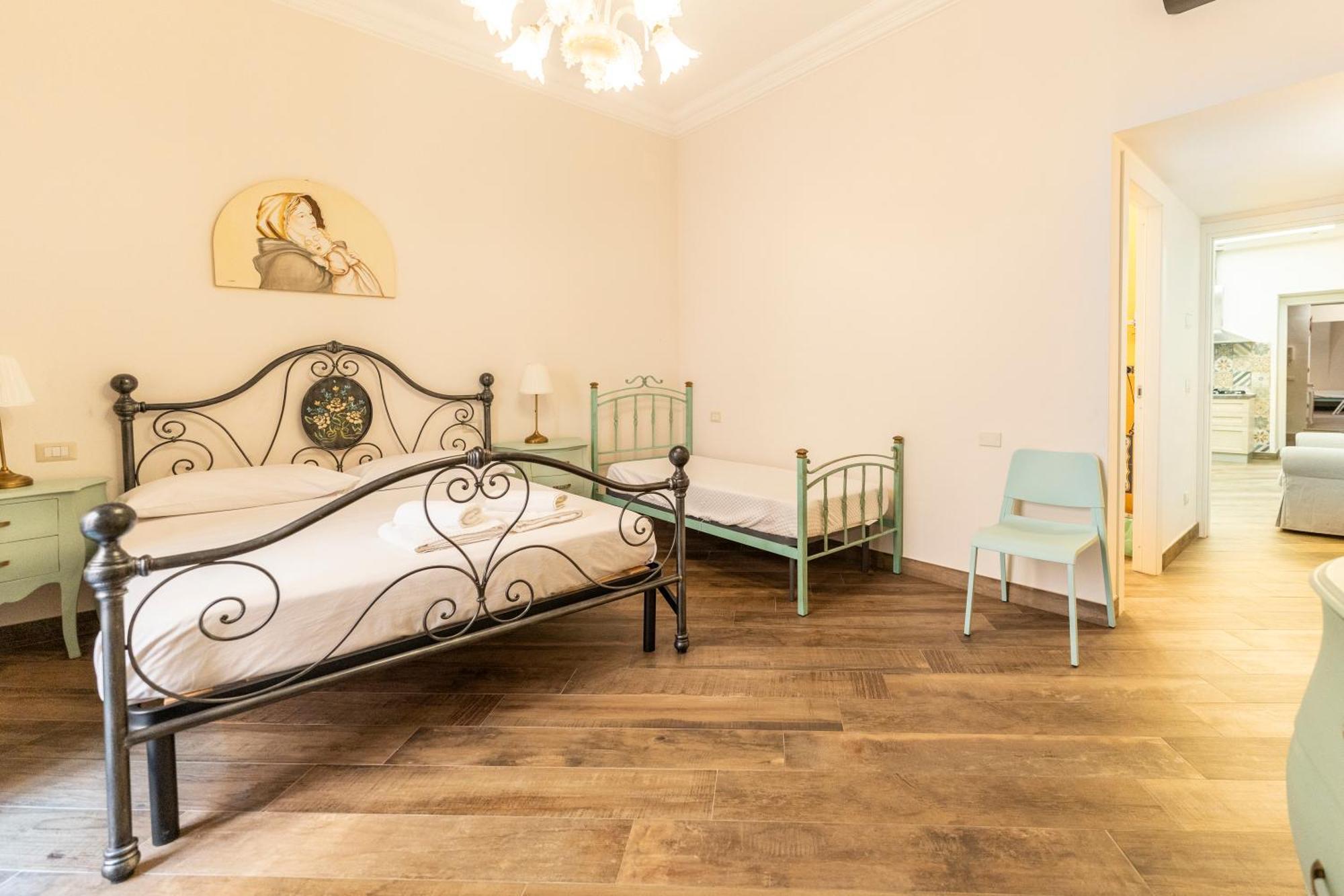Via Carlo De Cesare 56 Appartement